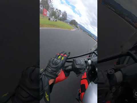 Girando en el autódromo de Tocancipá 🤩🔥#motos #bogota #bikers #autodromo #racing