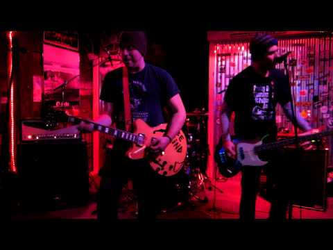 Prosthetic Arms- Walk Away Live at Pier View
