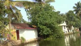 preview picture of video 'Floating Like A Feather On Kumarakom Backwater'