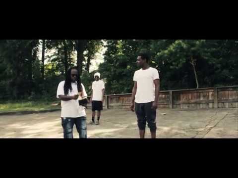 Young Zoe ft Laprece Rideaux- La Familia (Family)