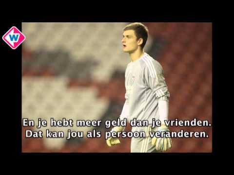 ADO-doelman Martin Hansen is bezig met een boek voor jonge keepers