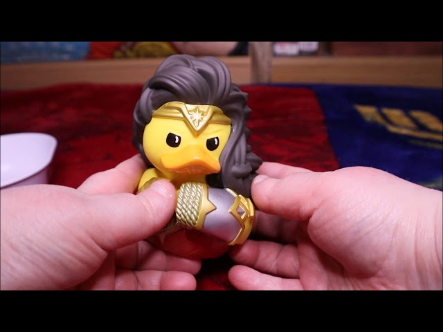 Vídeo relacionado con TUBBZ Mini: DC Comics - Wonder Woman Figura Mini Coleccionable de Pato de Goma Disfrazado