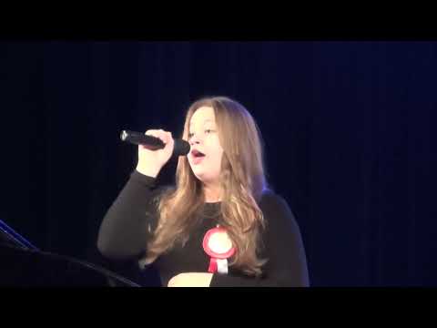 SP nr 1 w Rydułtowach - Kinga Pająk - Rozkwitały pąki białych róż