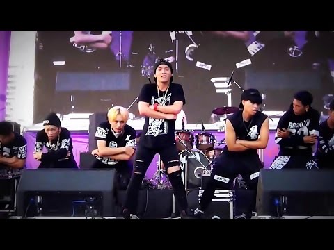 "Crazy Monkey" cover "Intro+Danger" (BTS) @ "งาน สสส. เซ็นทรัลเวิลด์"