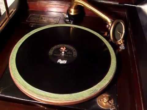 Titanic Sinking 1912-2020 - Chris Chapman plays Nearer my God to Thee 1918 Pathe