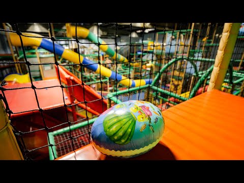 Surprise Egg Hunt at Busfabriken Indoor Playground (Easter egg hunt / toy hunt)