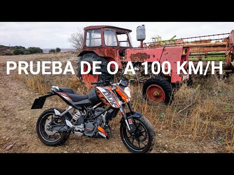 KTM DUKE 125 TRAIL | Aceleración de 0 a 100 y encontramos TRACTOR abandonado en el monte