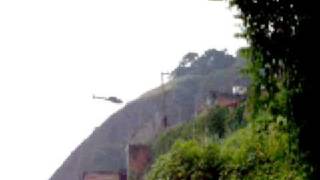 preview picture of video 'Tiroteio da Policia invadindo o Salgueiro de Helicóptero em 11 março de 2009 parte 3'