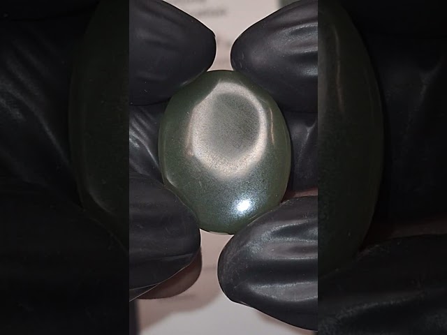 حجر سربنتين طبيعي مفحوص و موثق بشهادة مختبر