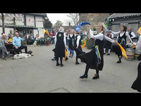 The Flowers of Ilmington Morris dancing The Lively Jig