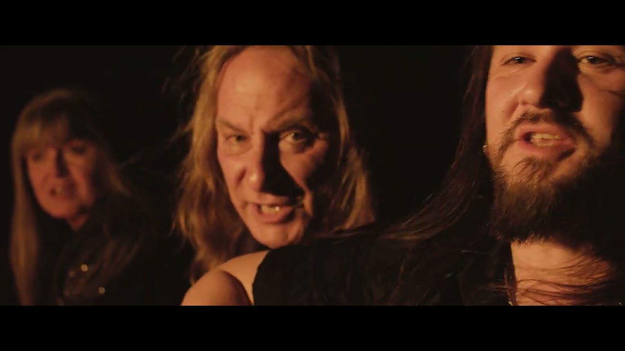 Grzegorz Kupczyk w wakacyjnej odsłonie mówi o miłości – nowy klip!