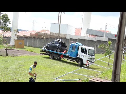 Motorista perde controle de veículo e invade a unidade do SEST SENAT