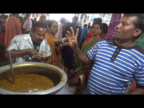 Jagannath Ka Kabuli Chana Ghugni Chaat @ 15 rs Only | People Enjoying Food in Puja West Bengal India Video