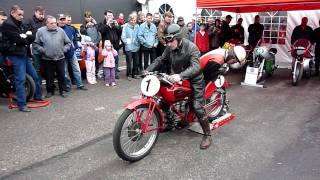 preview picture of video 'Moto Guzzi Condor 500 1940 Classic Motor Show Lahti 2010'