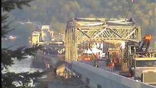 preview picture of video 'Hood Canal Bridge Project - Removal of retractable draw span pontoon'