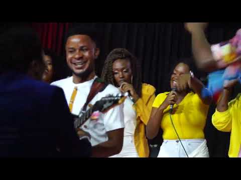 PRAISE MEDLEY  AND HOT PRAISE BY ANDREW NGELELO FEAT HOW MINISTRIES,UWE EP 2