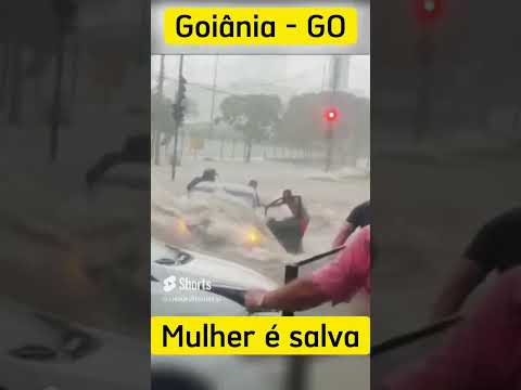 Goiânia - mulher é salva do terror das águas