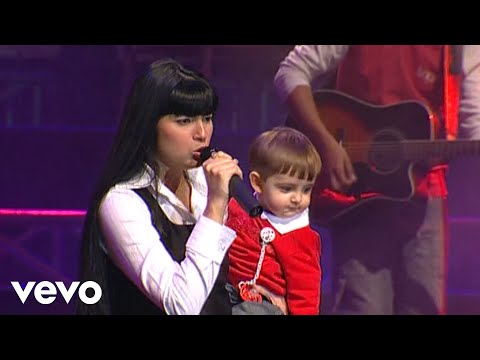 Fernanda Brum - Dá-Me Filhos (Official Live Video)