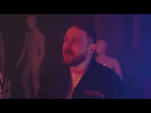 Fremd Auf Der Party von Florian Künstler & Sophia ((jetzt ansehen))