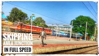 preview picture of video 'Nagpur-Jaipur Express with AJNI WAP-7 skipping AMLA JN in full speed and overtaking Betul Passenger'
