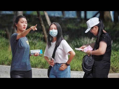 當女生突遇生理期向路人求助，大家會怎麼做呢？