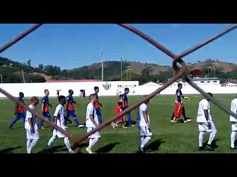 Time dos Pérolas Negras entrando em Campo