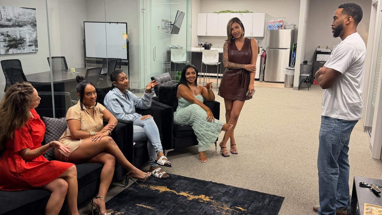 Chase makes his decision on if he’s going to tell Wayne about the New Podcast Girls