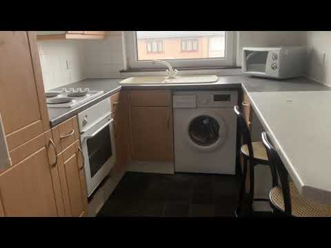 A furnished, two bed flat in good condition on Forth Crescent in Dundee, Scotland. £400 PCM