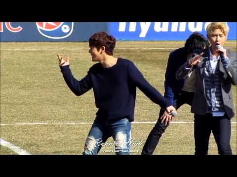 [Fancam] 130310 ZE:A Dongjun - 창원 K-리그 경남FC vs 부산아이파크 홈개막전 (Phoenix)