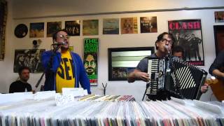 They Might Be Giants - The Mesopotamians [6/8] (2013-04-16 - Academy Records Annex, Williamsburg)