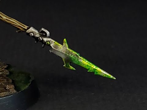 How to Paint Poison Weapons on Miniatures