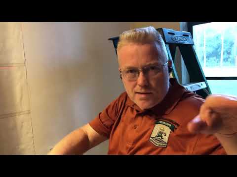 How To Hang A Geometric Patterned Wallapper Straight - Spencer Colgan