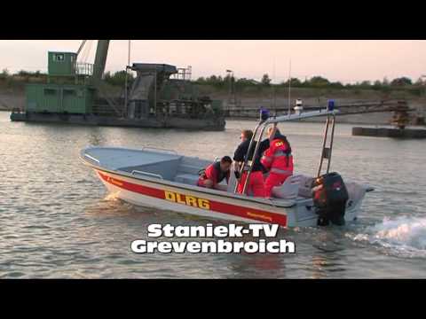 Grosse Suchaktion nach einer Person im Baggersee bei Delhoven (14.8.2013)