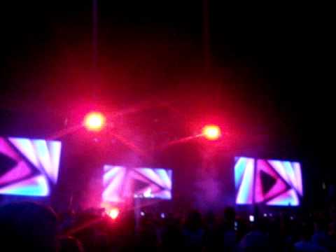 Kaskade/Kelly Clarkson/Nicky Romero - Angel On My Stronger (Kaskade @ Staples Center, LA 7/27/12)
