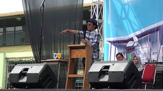 Download lagu VIDEO LAMA SMKN 6 BANDUNG [ UST. EVI EFENDI] PERPISAHAN KELAS 12 TAHUN 2019 mp3