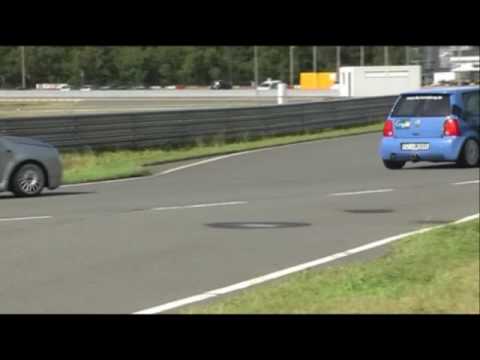 Fahrdynamik und Rundstreckenfeeling auf dem Handlingkurs mit dem VW Rennlupo