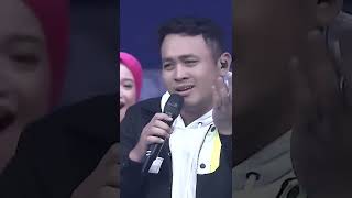 Download lagu Beda dari yang lain! Gilang nyanyi Kulepas Dengan Ikhlas versi India #shorts mp3