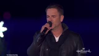 Tailgate Watch: Craig Campbell performs &quot;I&#39;ll Be Home for Christmas&quot;