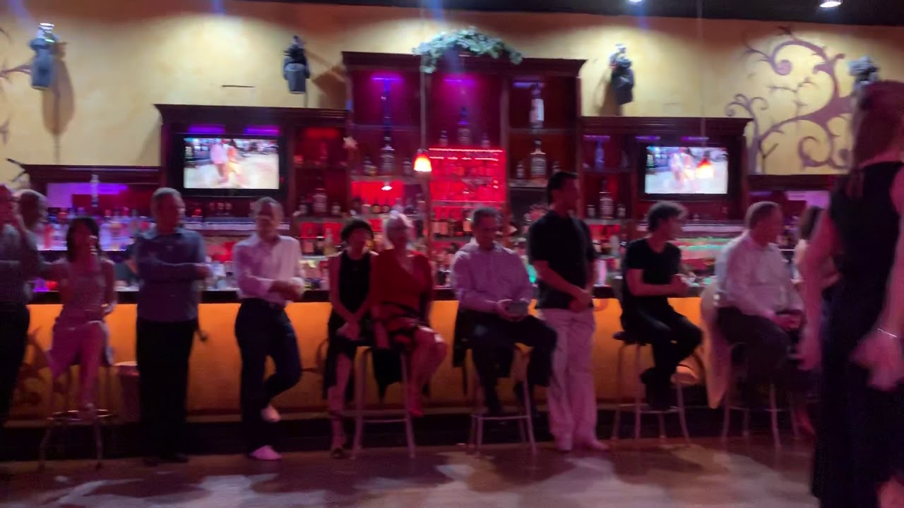 Juan Cantone and Chantal Eril, first milonga. At Alberto’s, California. Nov 2019. Las Bordonas.