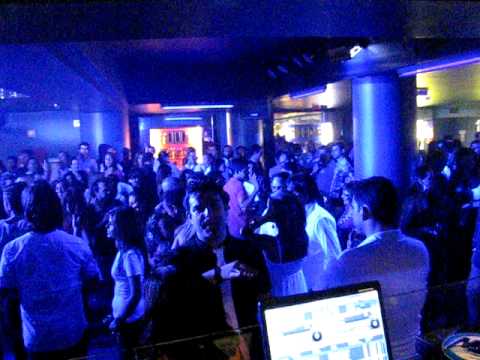 DJ Vitor L - Live @ Twin's Porto (30-05-2009)