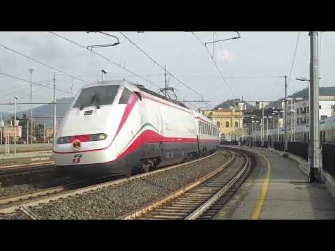 Treni a Sestri Levante GE (Italia) n°1 - La corsa della Frecciabianca