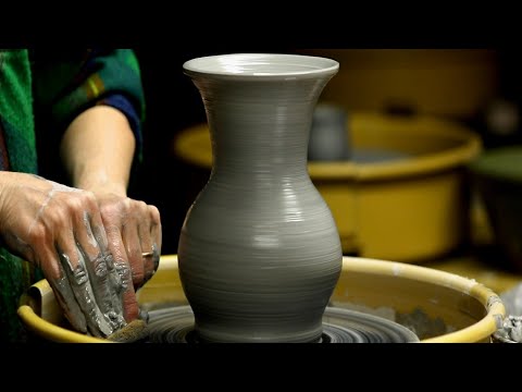 Throwing a Medium Size Vase Lesson On The Potter's Wheel