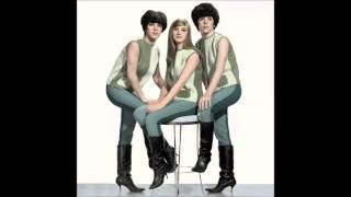 The Shangri-Las - I Can Never Go Home Anymore ( Live ) 1965