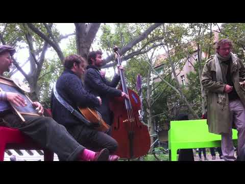Part-Time Rag Department at Herrfurtplatz Markt - old grey bonnet