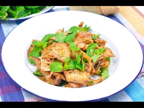 Salada Picante de Porco Grelhado - หมูย่างน้ำตก (Moo Yang Nam Tok) [4K]