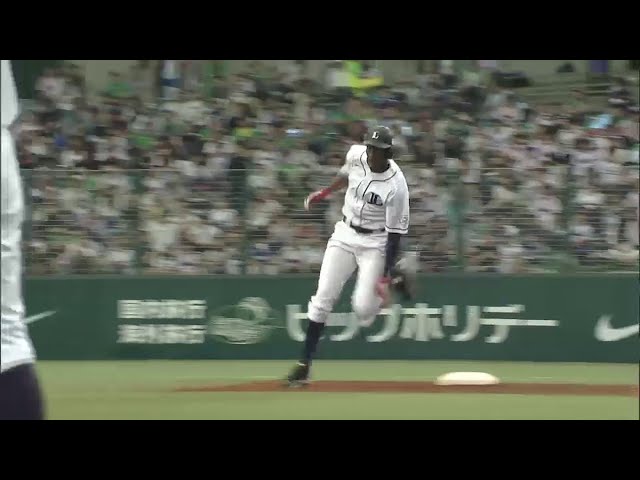 4回裏 また打った!! ライオンズ・アブレイユ 俊足飛ばして3塁打!! 初の猛打賞!!  2014/5/24 L-S