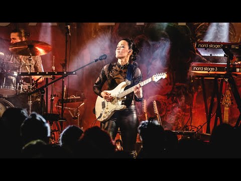 Erja Lyytinen - You Talk Dirty (Live)