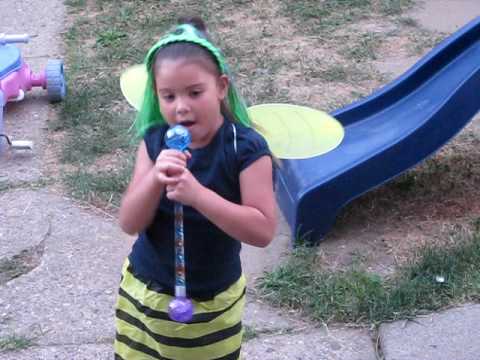 Cianni singing