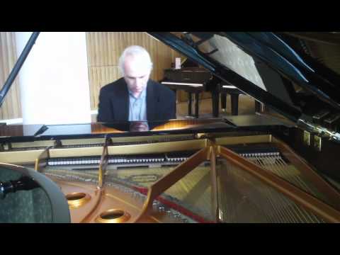 Yamaha CX series pianos