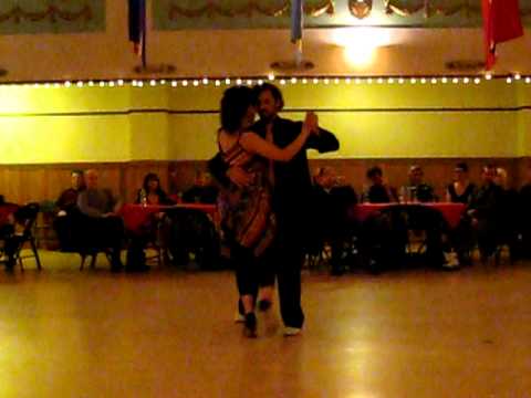 Ted Roe & Remanda Xiang performing to LaSegunda's "Cuando Silba El Viento"